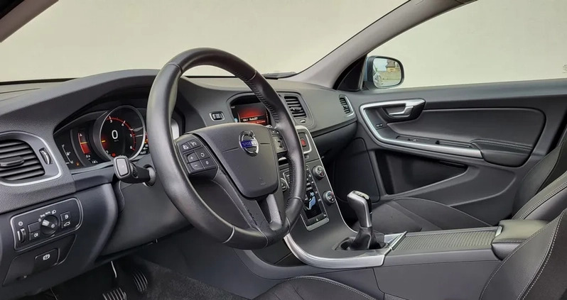 Volvo V60 cena 63500 przebieg: 129000, rok produkcji 2017 z Aleksandrów Łódzki małe 529